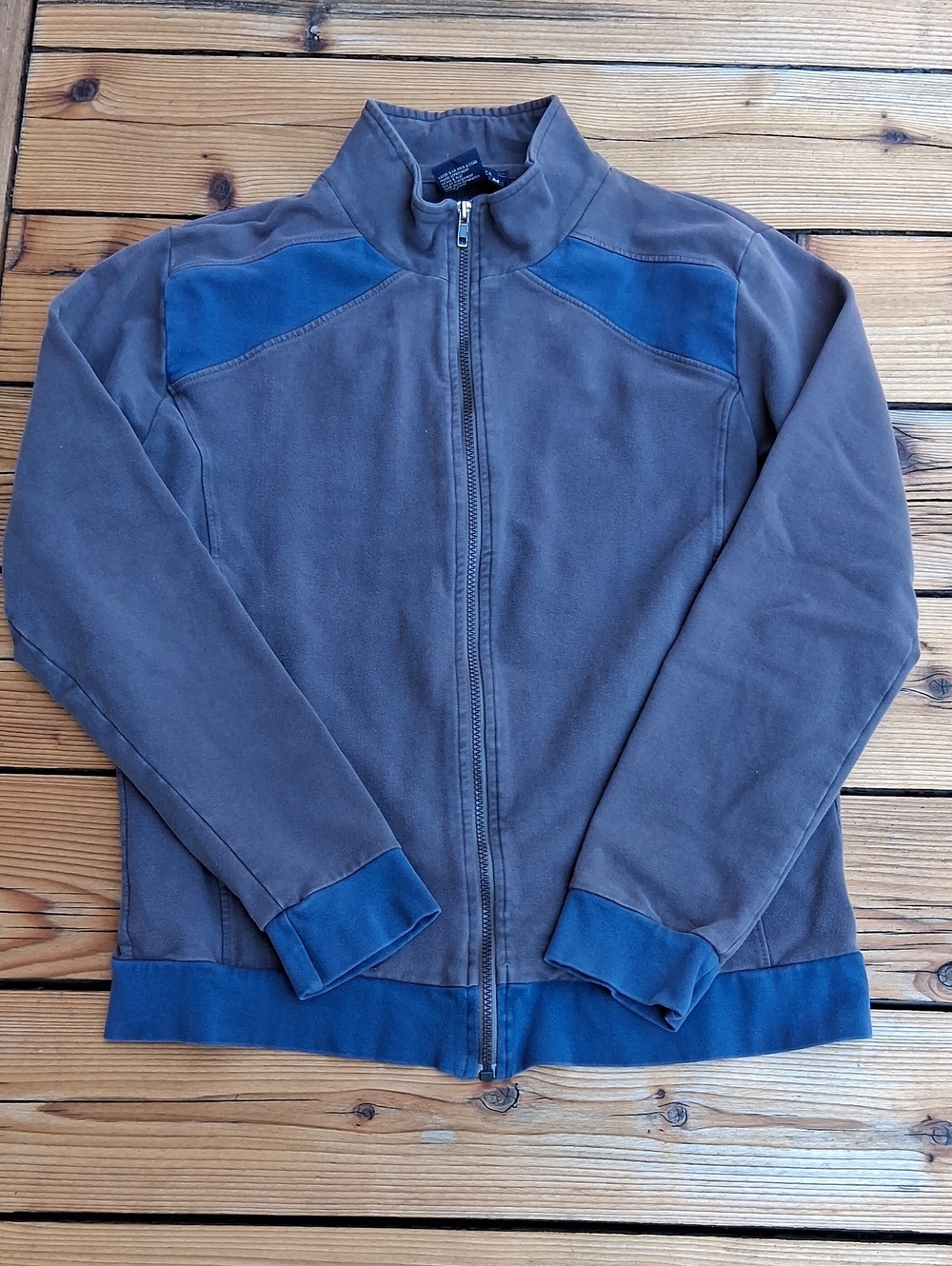 Vintage America Gray Full-Zip Jacket with Blue Accents
